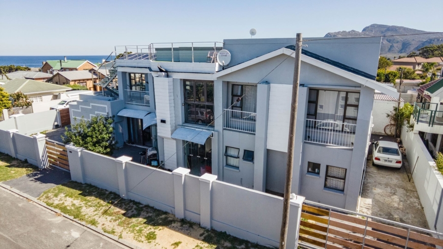 7 Bedroom Property for Sale in Kleinmond Western Cape